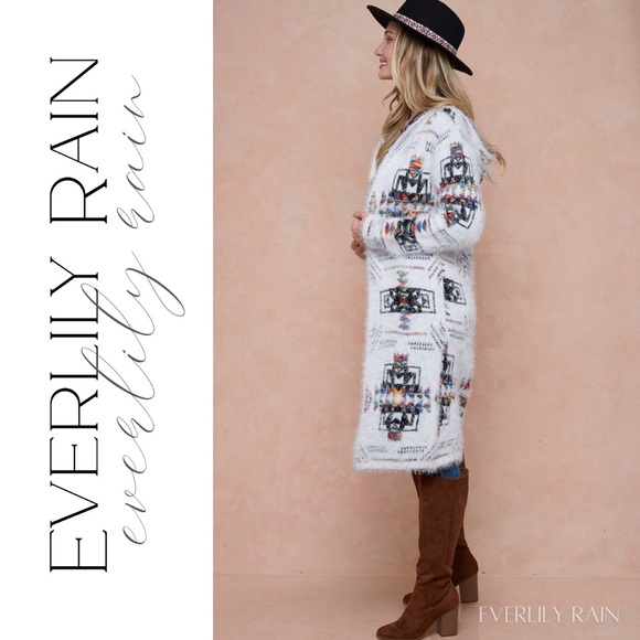 LAST ONE! Soft & Fuzzy Aztec Print Cardigan - Picture 9 of 12